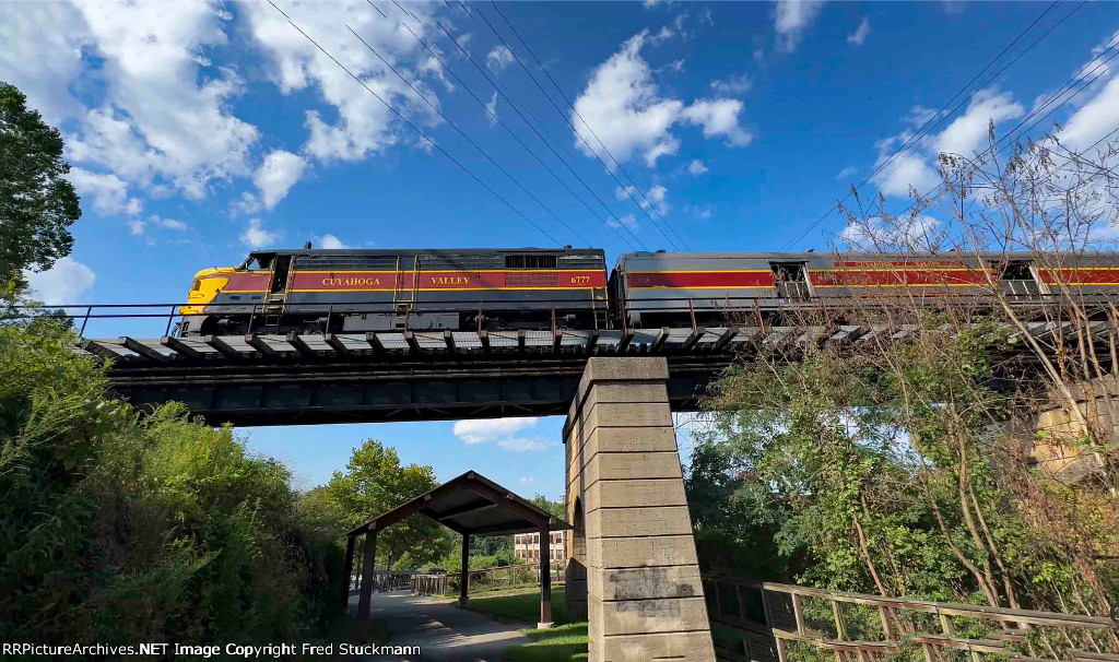 CVSR 6777 leads north.